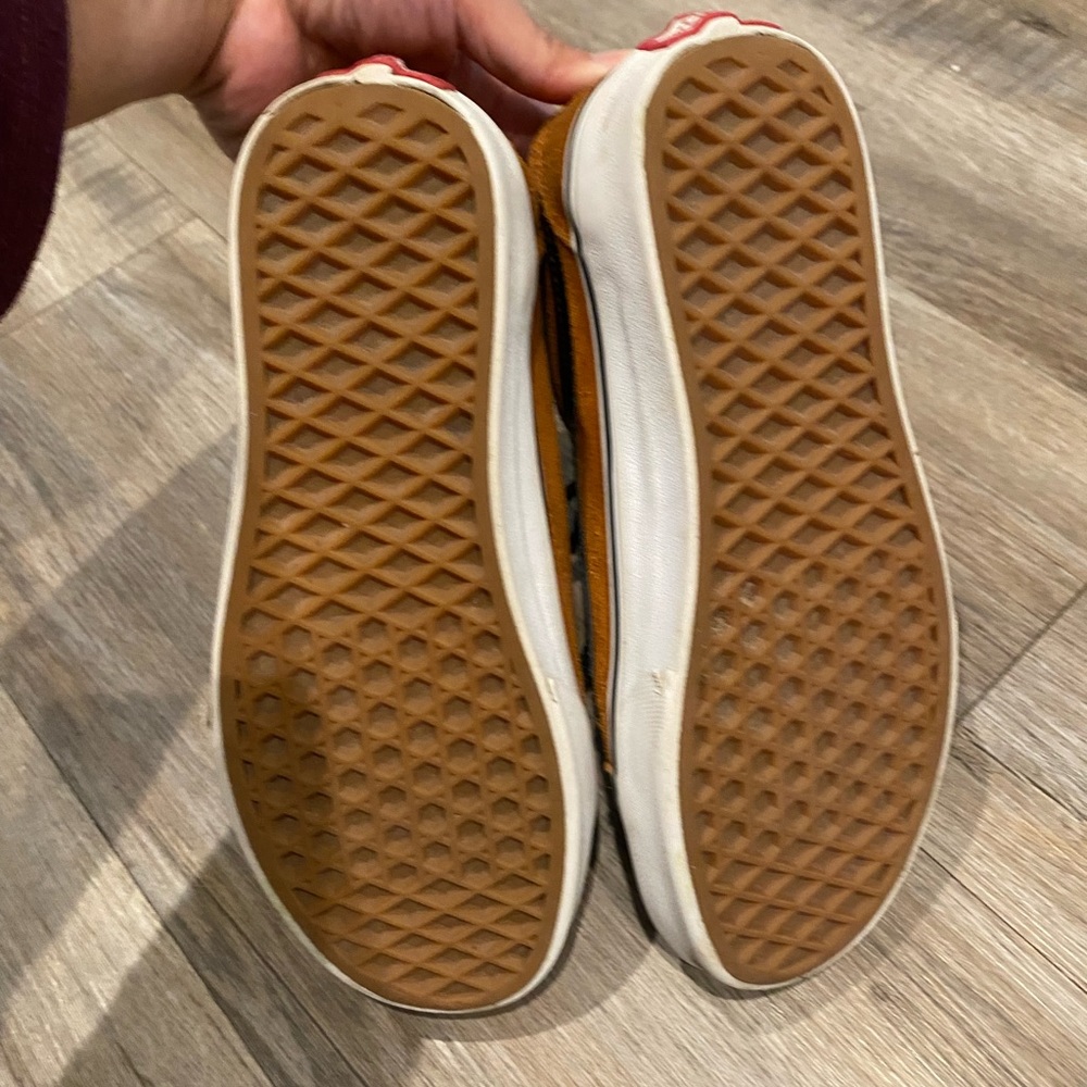 Vans - Picture 2 of 3